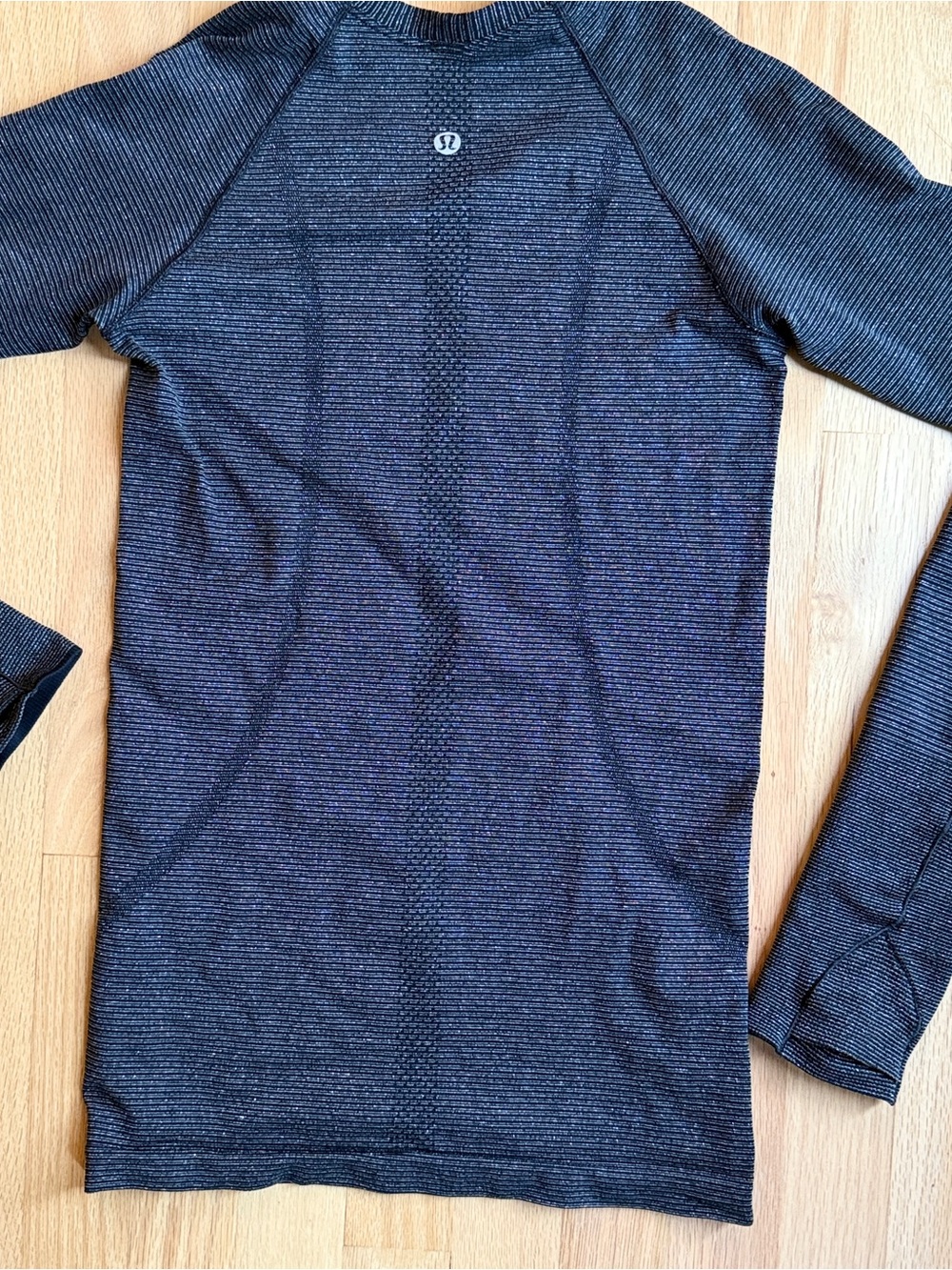 Lululemon Black with Gold Shimmer Long Sleeve Top - Picture 5 of 7